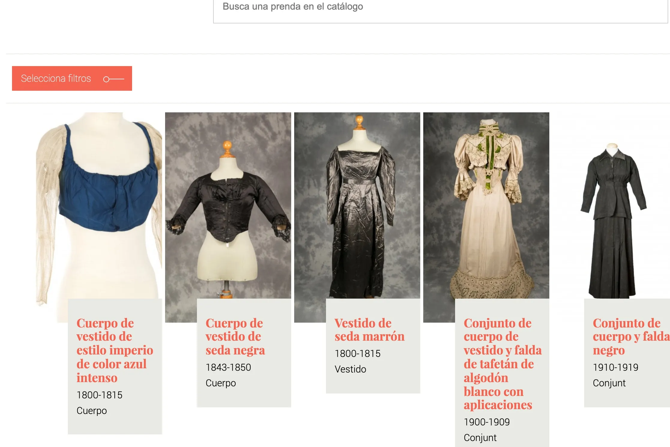 El catálogo del Museu Virtual de la Moda: buscador, botón de filtros y cinco prendas históricas sobre maniquí con su denominación y datación.